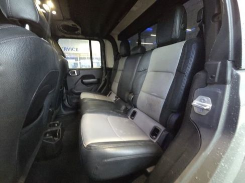 Used 2021 Jeep Gladiator Willys image 15