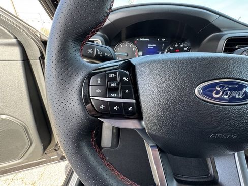 Used 2023 Ford Explorer ST-Line image 24