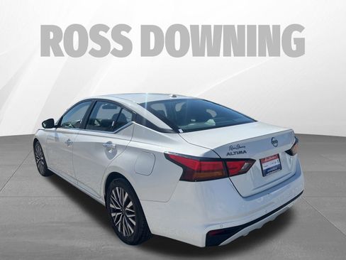 Used 2023 Nissan Altima 2.5 SV image 6