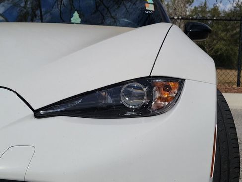 Used 2017 MAZDA MX-5 Miata Club image 3