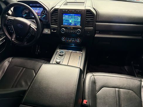 Used 2021 Ford Expedition Max Limited image 12
