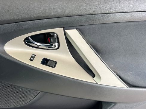 Used 2009 Toyota Camry SE FWD image 18