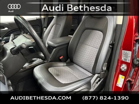 Used 2022 Chevrolet Colorado Z71 AWD/4WD image 26