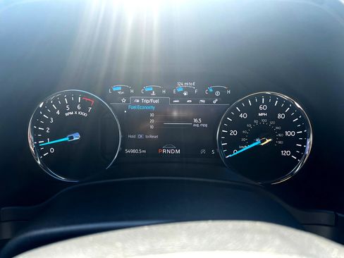 Used 2021 Ford Expedition XLT image 12