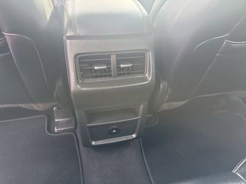 Used 2024 Ford Edge SEL image 29