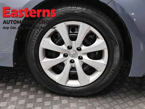 Used 2022 Toyota Corolla LE FWD image 30