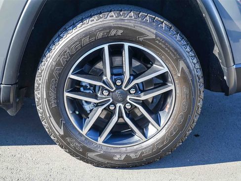 Used 2021 Jeep Grand Cherokee Trailhawk w/ Trailhawk Luxury Group image 10