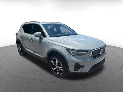 Used 2024 Volvo XC40 B5 Core