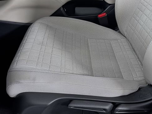 Certified 2023 Honda HR-V LX image 18