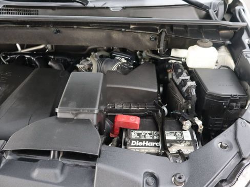 Used 2019 Toyota Highlander XLE AWD/4WD image 44