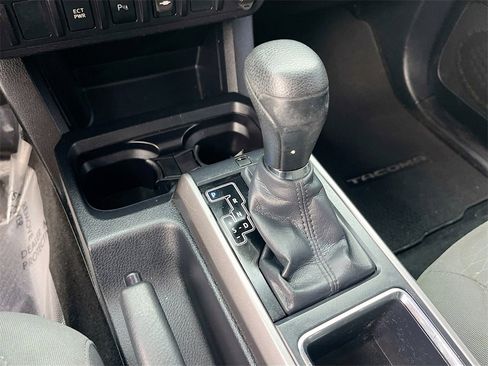 Used 2017 Toyota Tacoma SR5 w/ Tow Package image 17