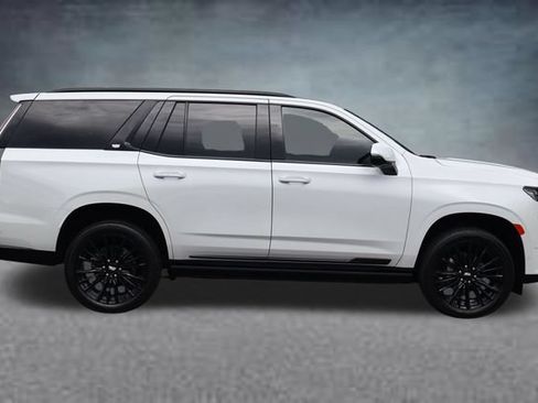 Used 2023 Cadillac Escalade Sport Platinum AWD/4WD image 2