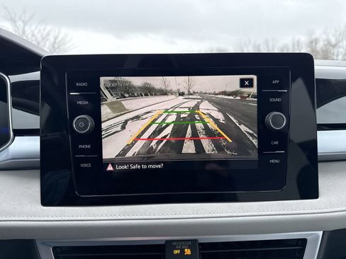 New 2026 Volkswagen Taos SE image 19