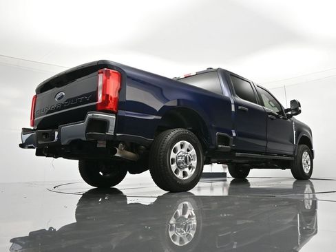Certified 2024 Ford F250 XLT w/ FX4 Off-Road Package image 39