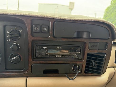 Used 1997 Dodge Ram 3500 Truck 2WD Club Cab image 33