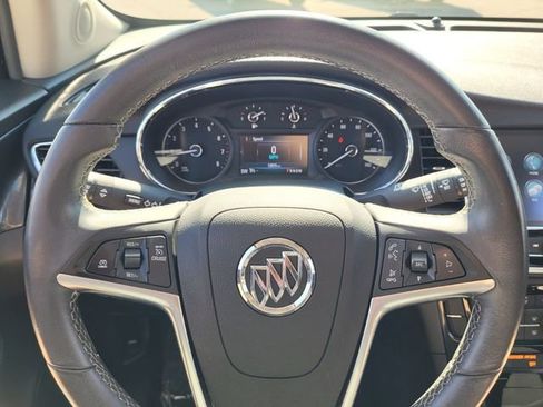 Used 2020 Buick Encore Preferred image 28
