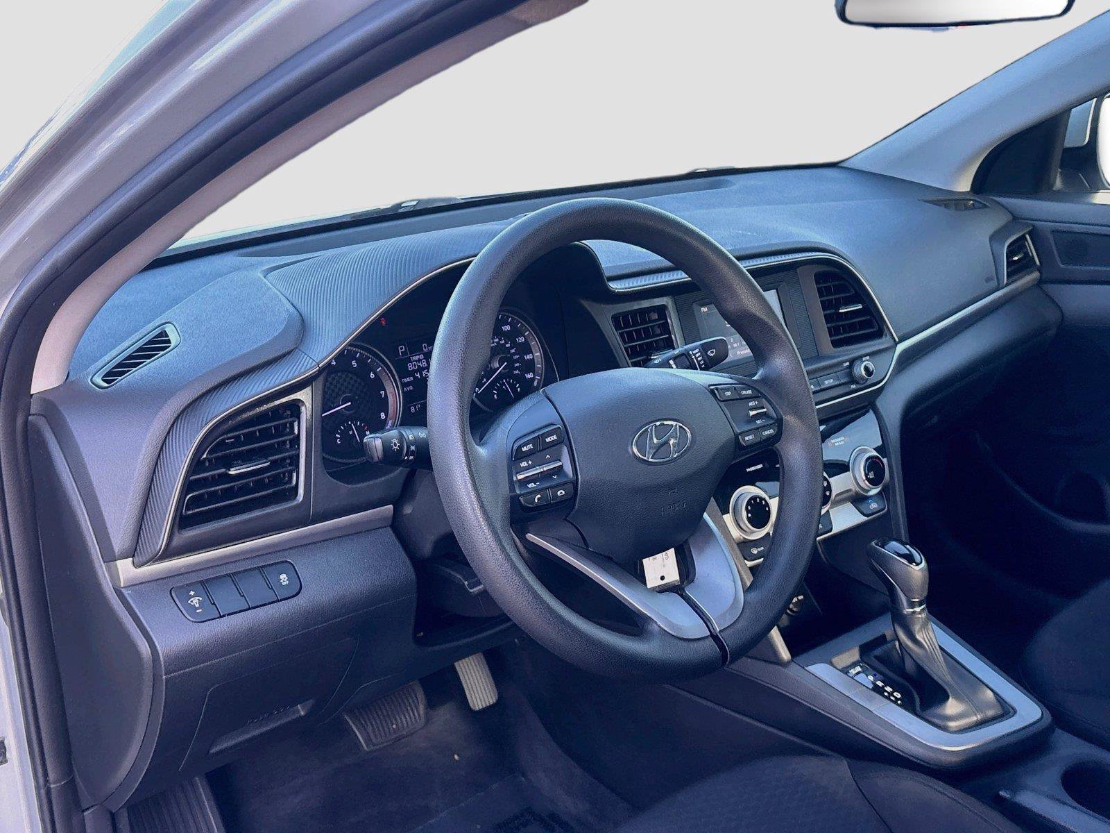 Used 2019 Hyundai Elantra SE w/ Cargo Package FWD image 9