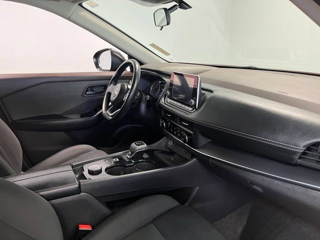 Used 2023 Nissan Rogue S AWD/4WD image 11