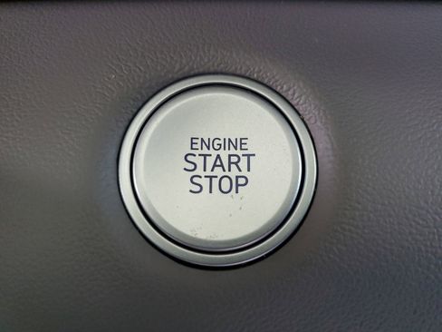 Used 2023 Hyundai Elantra SEL image 29