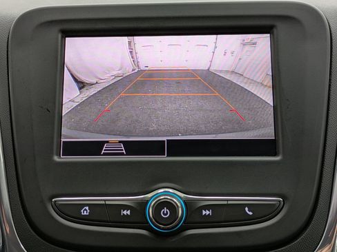 Used 2023 Chevrolet Equinox LT w/ Driver Convenience Package image 9