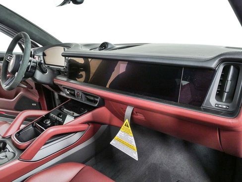 New 2026 Porsche Cayenne GTS AWD/4WD image 25