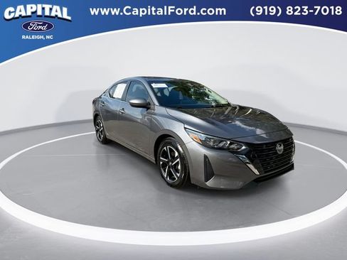 Used 2025 Nissan Sentra SV FWD image 2