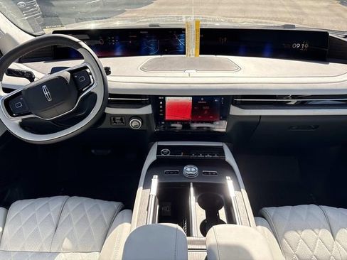 New 2026 Lincoln Navigator L Black Label AWD/4WD image 16