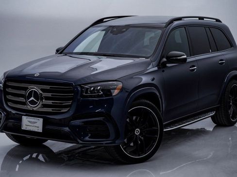 Used 2024 Mercedes-Benz GLS 450 4MATIC image 3