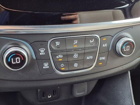 Used 2023 Chevrolet Traverse LS FWD image 22