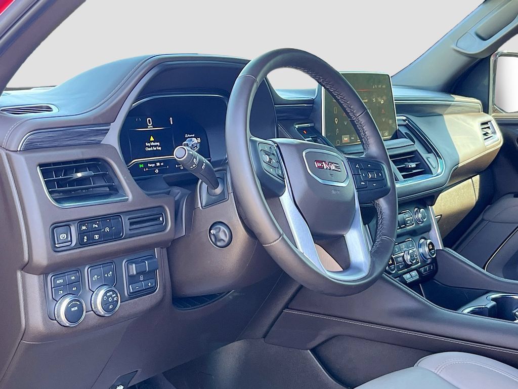Used 2024 GMC Yukon SLT w/ SLT Luxury Package AWD/4WD image 9