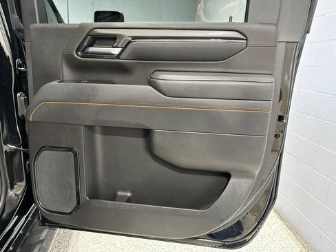 Used 2025 GMC Sierra 2500 AT4 w/ AT4 Premium Plus Package AWD/4WD image 18