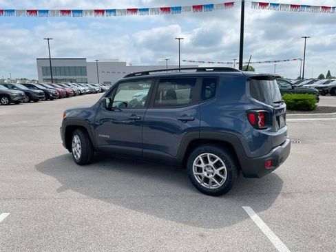 Used 2020 Jeep Renegade Latitude FWD image 3