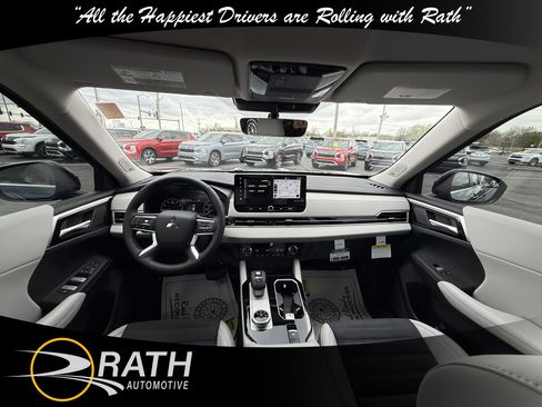 New 2026 Mitsubishi Outlander SE image 19