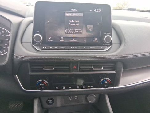 Used 2025 Nissan Rogue SV image 22