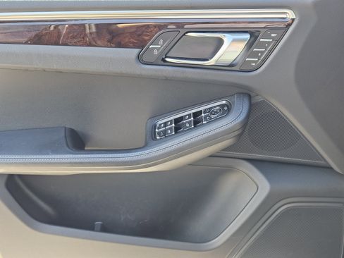 Certified 2024 Porsche Macan S image 22