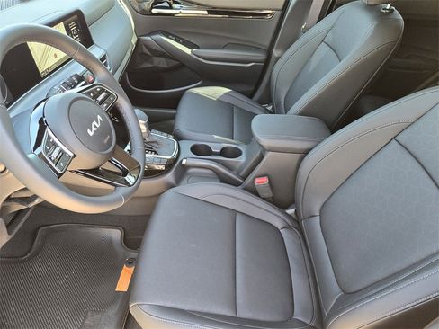 New 2026 Kia Seltos EX image 9