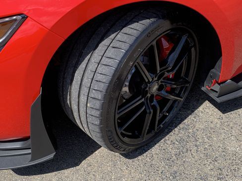 Used 2021 Ford Mustang Shelby GT500 w/ Technology Package image 23