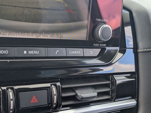 Used 2025 Nissan Pathfinder SV FWD image 16