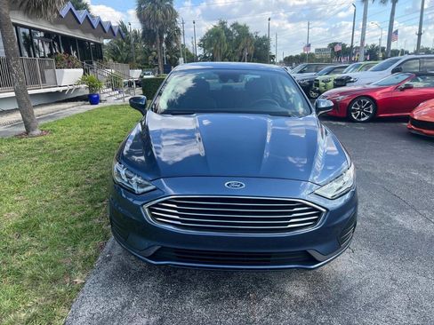 Used 2019 Ford Fusion SE image 3