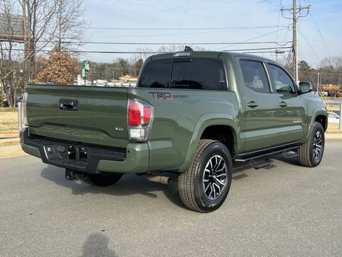 Used 2022 Toyota Tacoma TRD Sport image 9