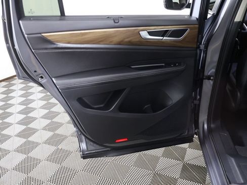 Used 2025 Volkswagen Atlas SE w/ Panoramic Sunroof Package AWD/4WD image 28