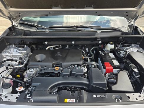 Used 2025 Toyota RAV4 XLE w/ Convenience Package image 32