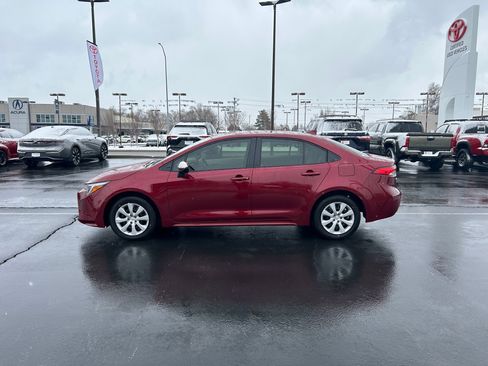 Used 2026 Toyota Corolla LE image 2