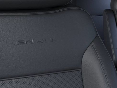 New 2026 GMC Yukon Denali w/ Denali Reserve Package AWD/4WD image 21