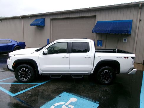 Used 2023 Nissan Frontier PRO-4X w/ Pro Convenience Package image 5