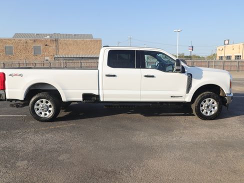 Used 2024 Ford F250 XLT image 4