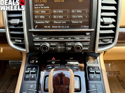 Used 2016 Porsche Cayenne GTS AWD/4WD image 22