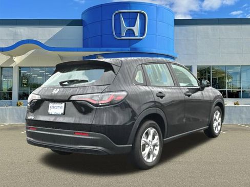 Used 2023 Honda HR-V LX image 2