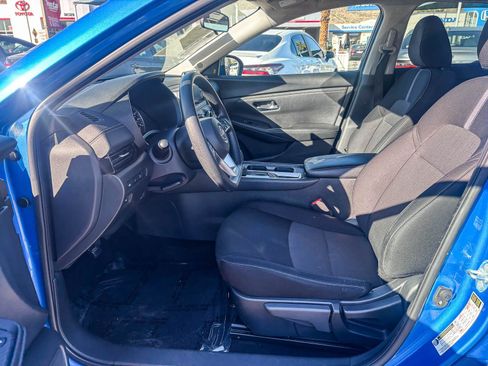 Used 2024 Nissan Sentra SV FWD image 20