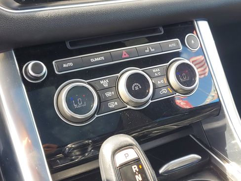 Used 2017 Land Rover Range Rover Sport HSE image 24